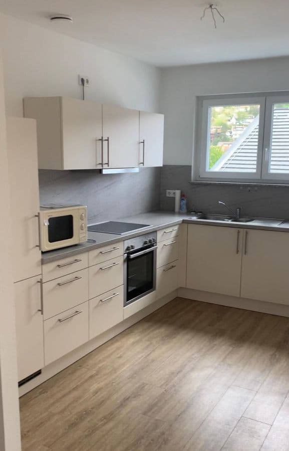 Moderne 2-Zimmerwohnung mit Küche & Fußbodenheizung in zentraler Lage