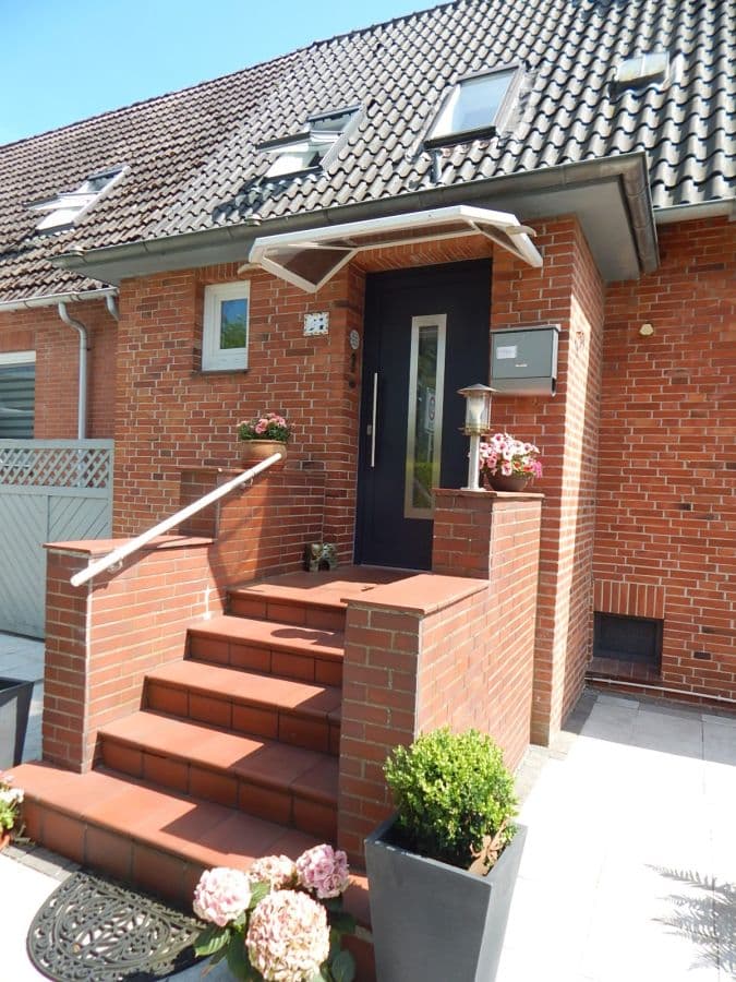 Provisionsfrei* Vielseitiges Ein-bis Zweifamilienhaus in Elmshorn - Platz für Familie, Homeoffice oder Teilverm.!
