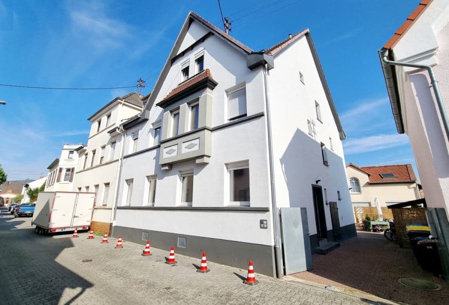 Provisionsfrei* Gepflegtes und sehr großzügiges Mehrfamilienhaus im Rheingau