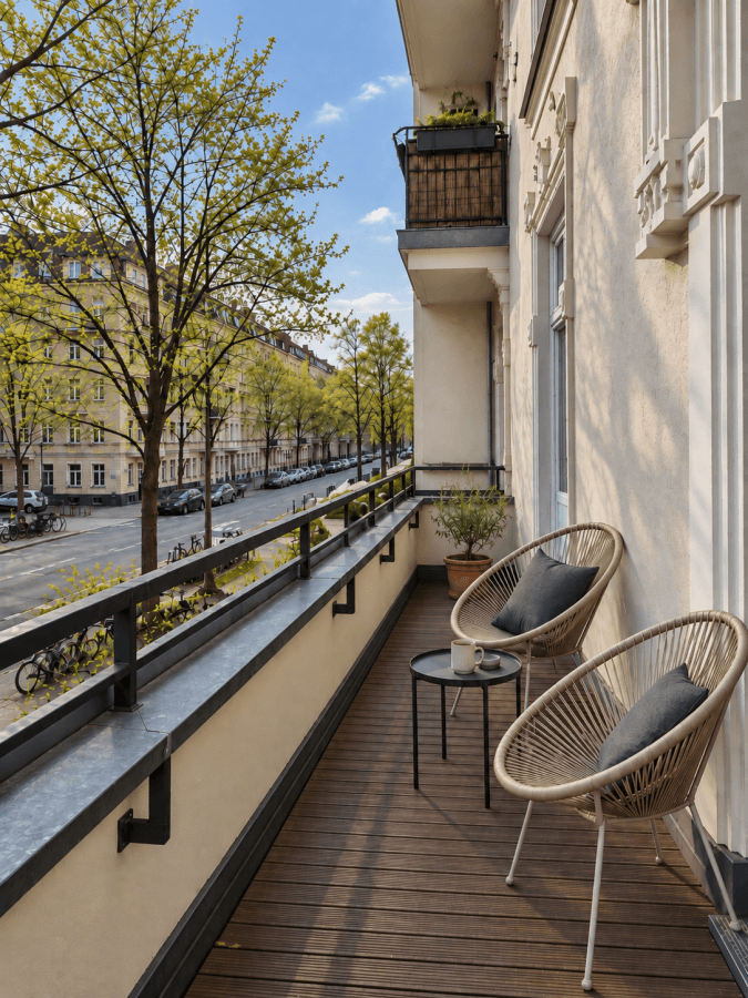 Provisionsfrei* Provisionsfrei: Stilvolle 2-Zimmer-Altbauwohnung mit Südbalkon in Eimsbüttel