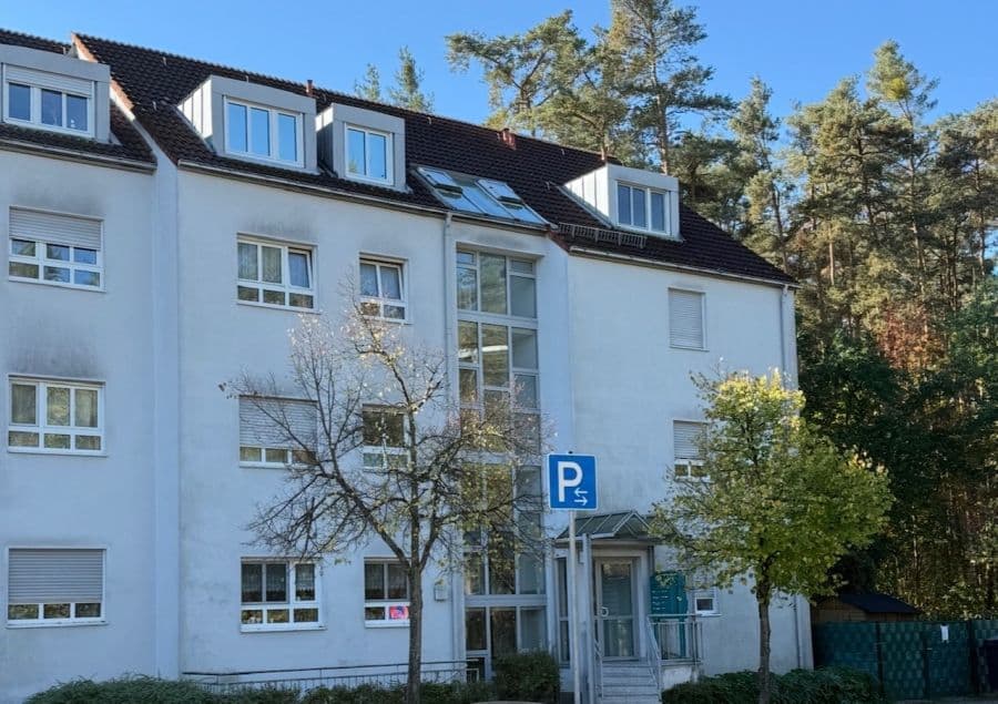 Lichtdurchflutete 3-Zimmer-Dachgeschosswohnung mit Südwestbalkon in Schwand
