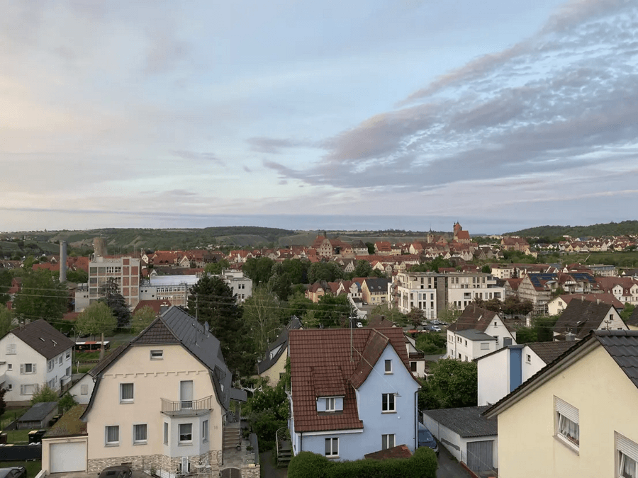 Traumhafter Panoramablick: 2-Zimmer-Wohnung mit Balkon in Besigheim