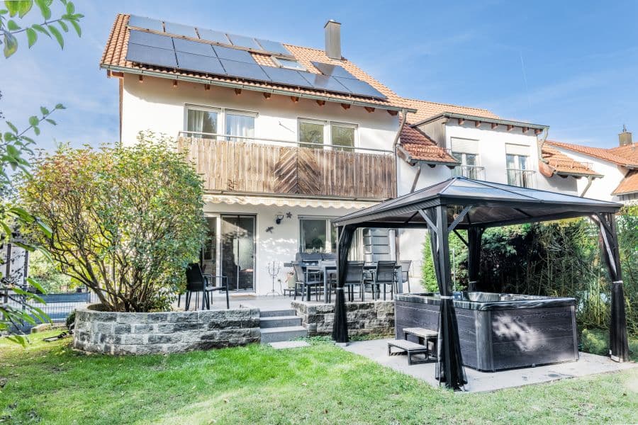 Provisionsfrei* Moderne, großzügige Doppelhaushälfte mit Einliegerwohnung, Garten, Carport, Solaranlage, Sauna & Jacuzzi, bezugsfrei