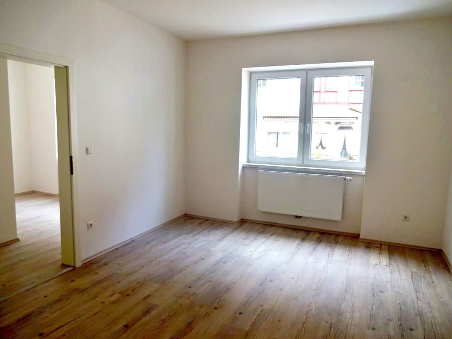 Großzügige 1,5-Zimmer-Wohnung in zentrumsnahem KFW-Effizienzhaus (Mietdauer: min 4 Jahre)