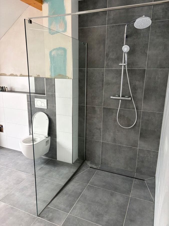 Provisionsfrei* Das letzte Einfamilienhaus/Mittelhaus mit PV+Speicher 10,4 KW+Garage 140m zum Rheinufer Energiebedarf 22,4 kWh/m2/a