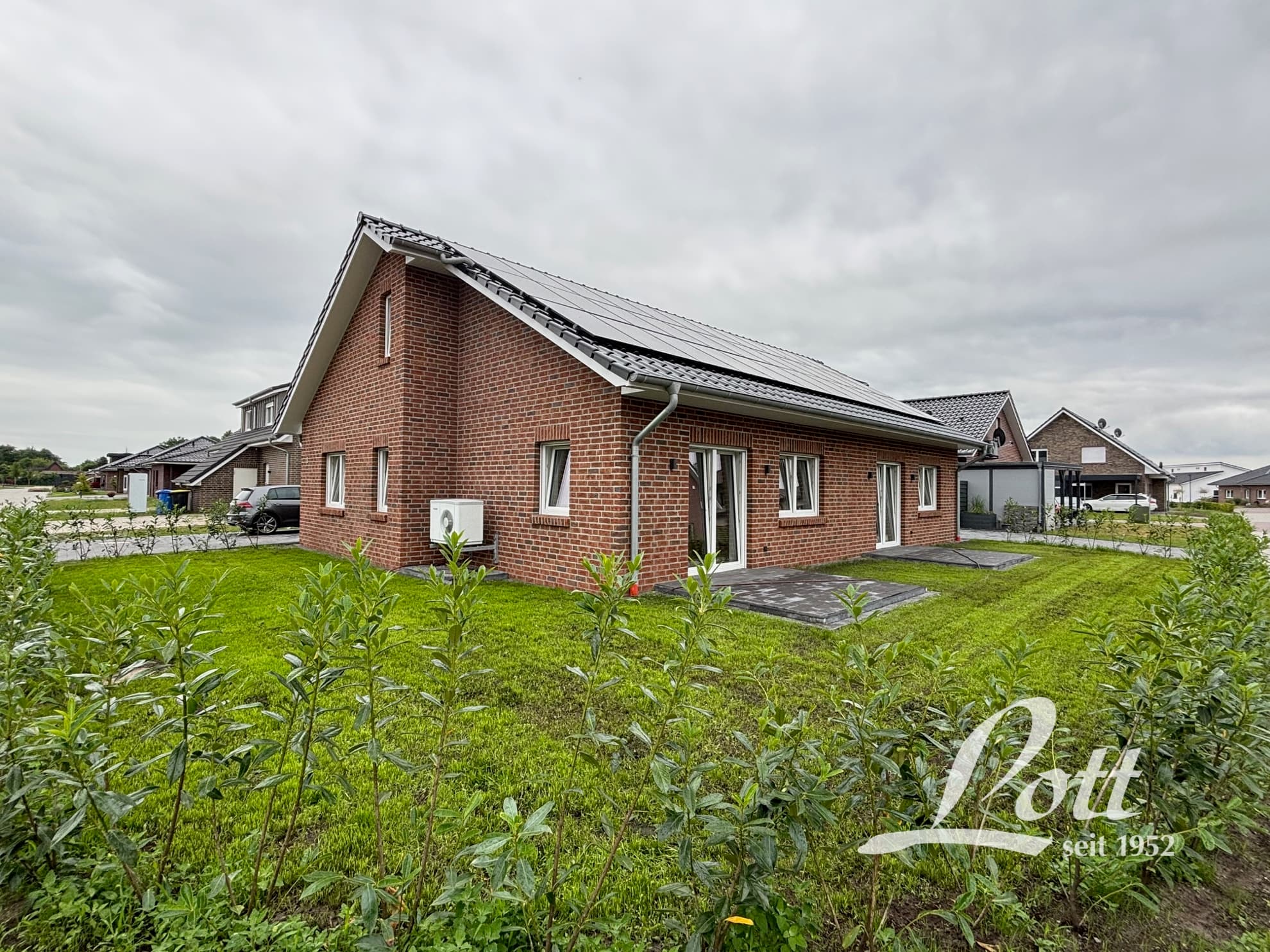 **Neubau - Schöne Haushälfte mit Carport in Barßel-Neuland!**