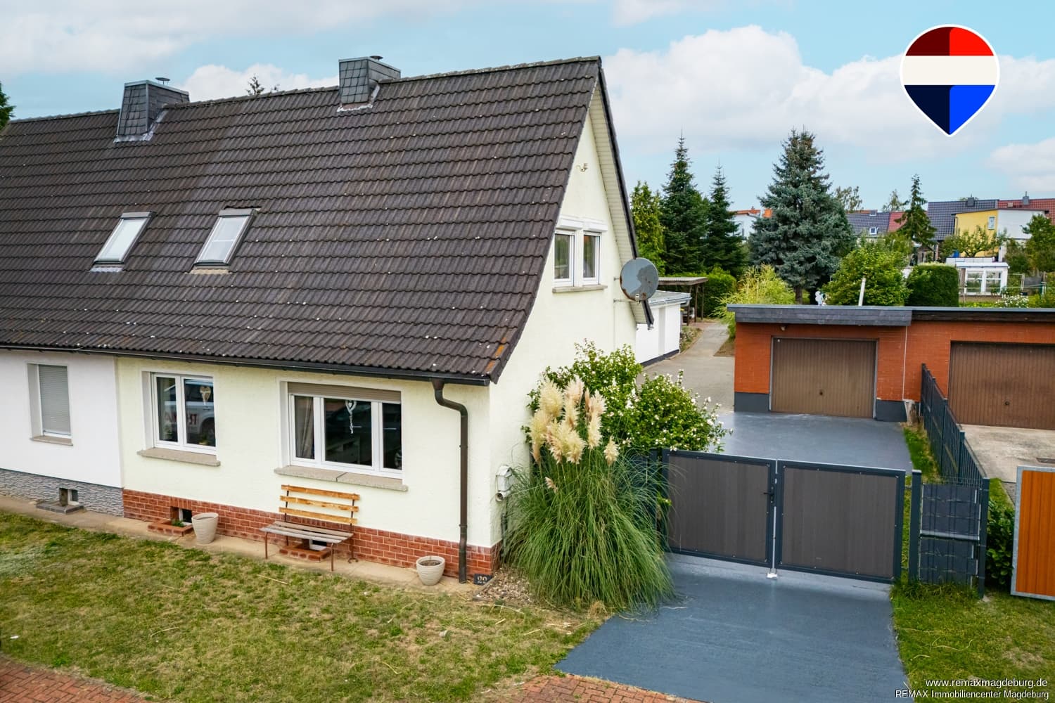 Familienfreundliche DHH mit modernisiertem Wohnkomfort, Garage und großzügigem Grundstück