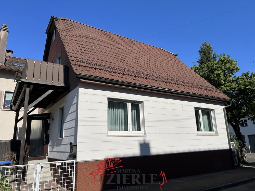 Gelegenheit! Ein- bis Zweifamilienhaus in zentraler, schöner Lage mit Garten und Garage!