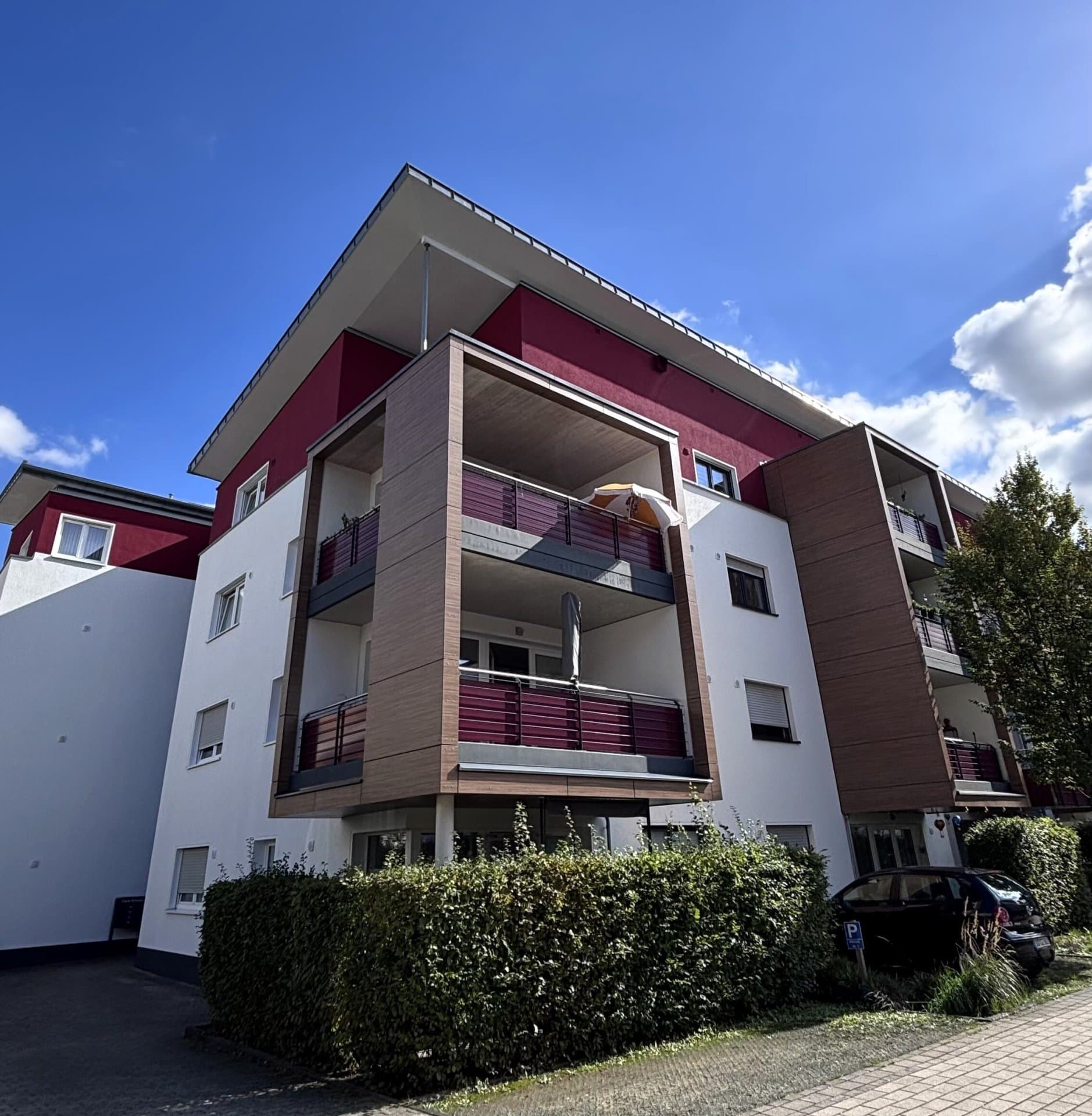 Clara-Schumann-Residenz! Schöne 2-Zimmer-Wohnung mit Balkon, Aufzug & TG-Stellplatz