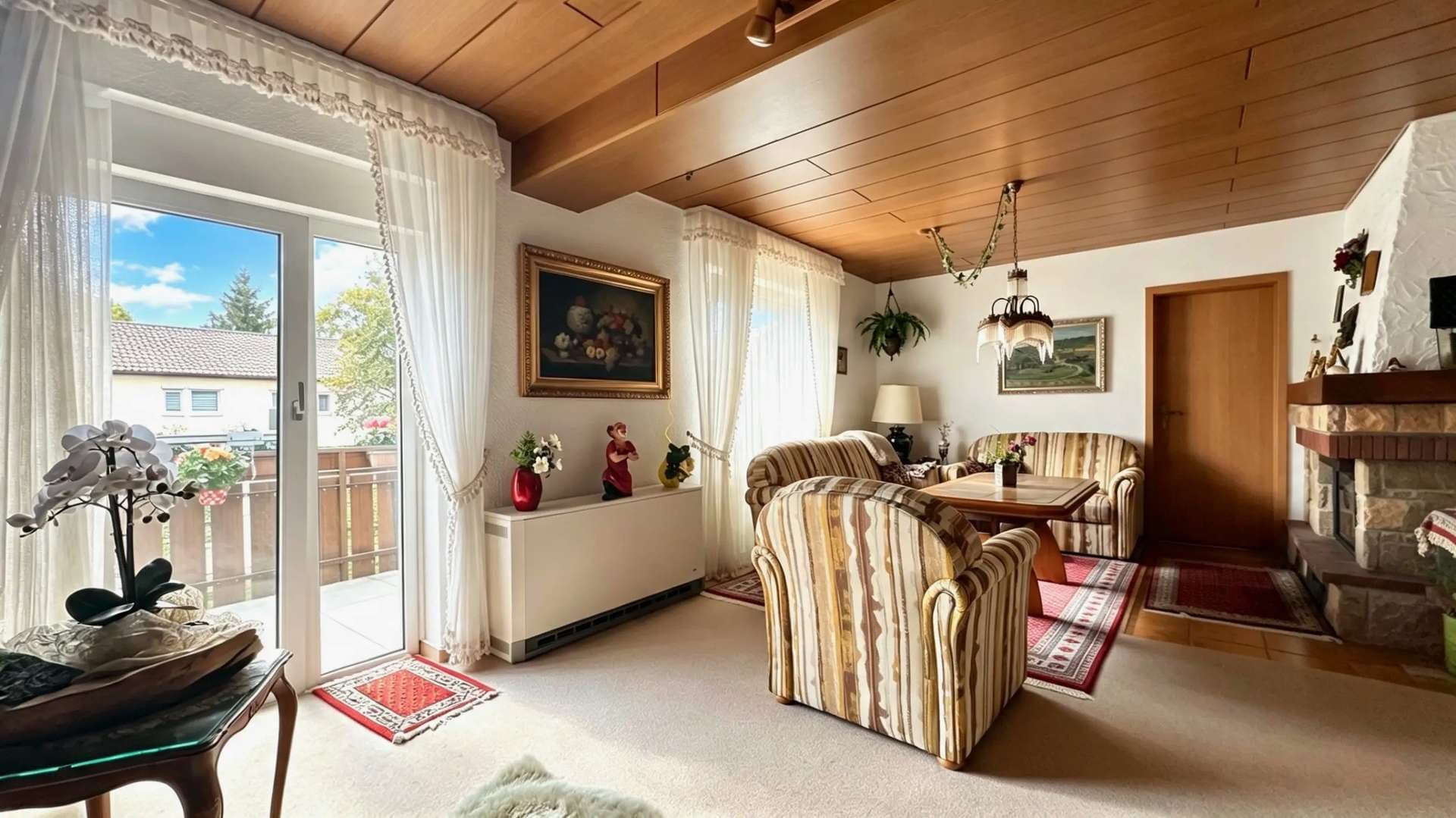 Gemütliches Zuhause mit Grünblick – Balkon, Kamin, Garage & sofort verfügbar