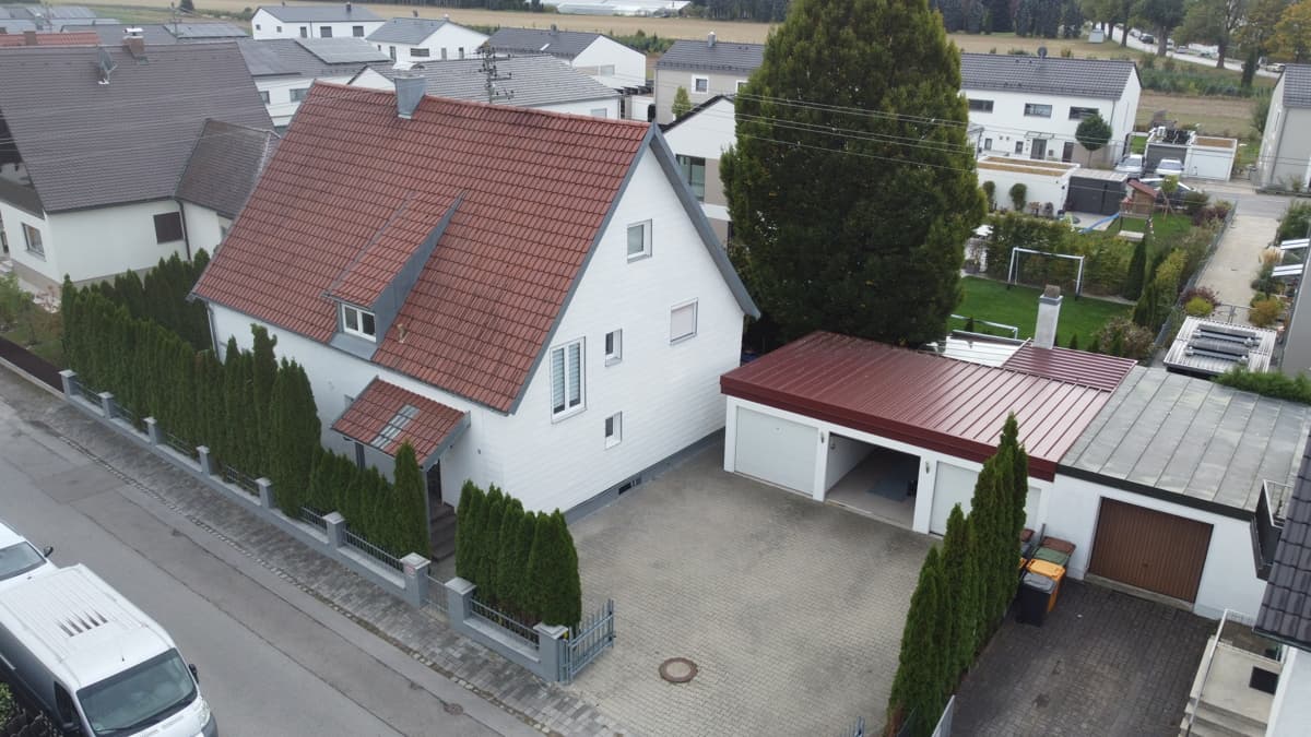 Wohntraum mit Pool - Ein bis Zweifamilienhaus in Augsburg-Bärenkeller