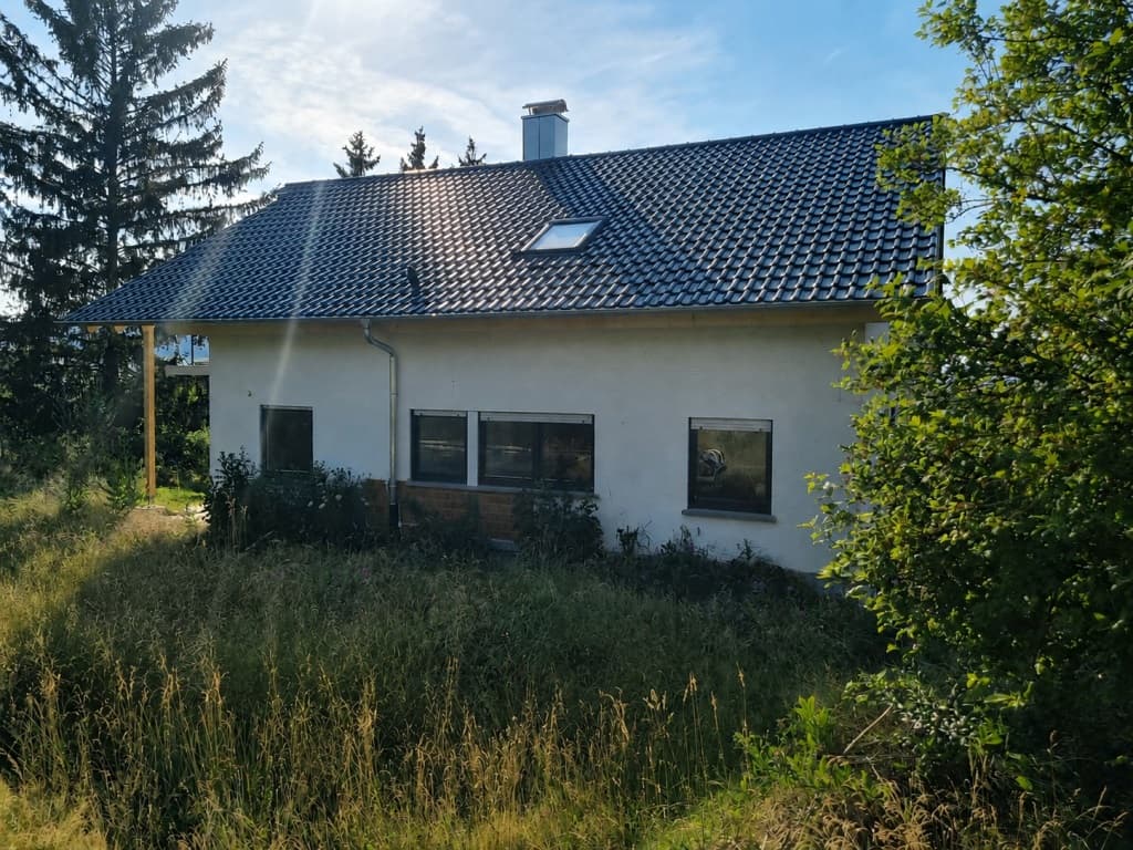 "Familienfreundliches Ein- bis Zweifamilienhaus in Aussichtslage von Löwenstein"