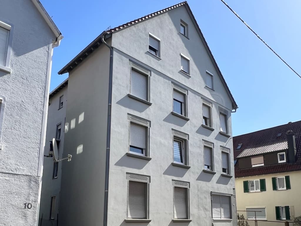 "4-Zi.-Wohnung in Stuttgart-Untertürkheim – hell, großzügig & mit viel Potenzial"