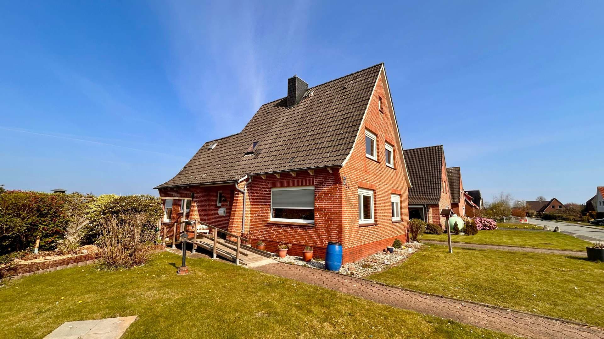 Einfamilienhaus mit großzügigem Grundstück und freiem Blick über die Felder in Cuxhaven-Lüdingworth