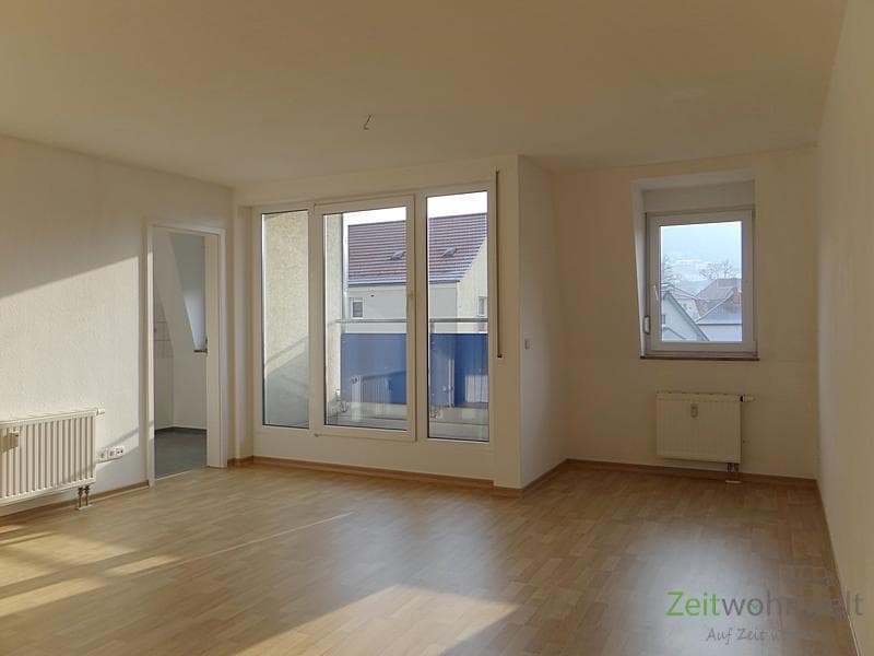 (12537_14) MGN: kleine sonnige 1-Raum-Dachgeschosswohnung mit Aufzug und Balkon in der Heimstraße