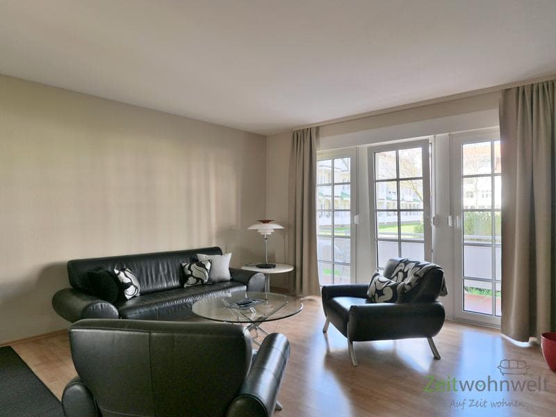 (EF1246_M) Weimar: Schönblick, neu möbliertes Apartment mit großem Wohnzimmer und zwei Balkons