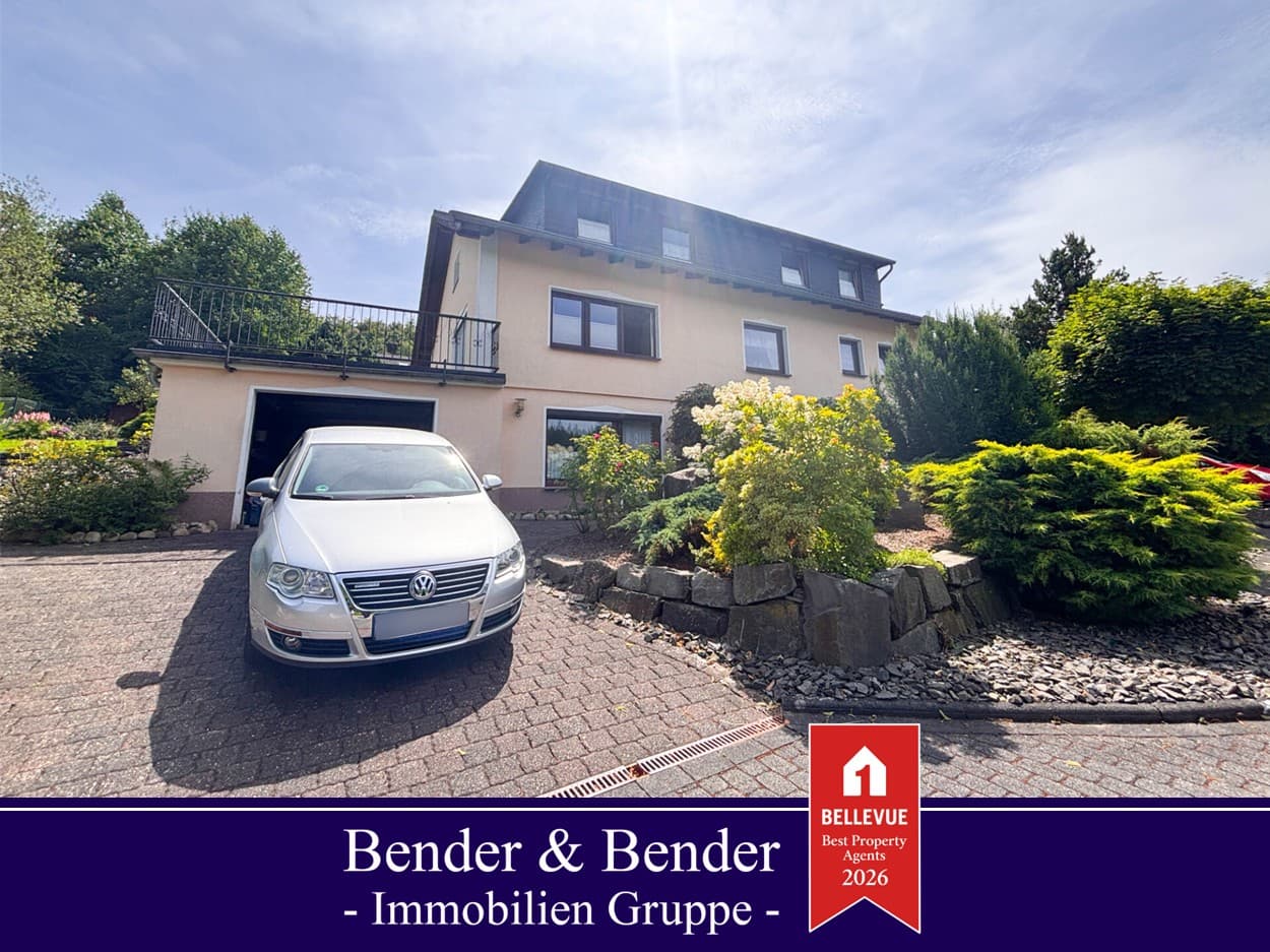 Gepflegtes Zweifamilienhaus mit viel Platz - in ruhiger Ortsrandlage von Reichshof!