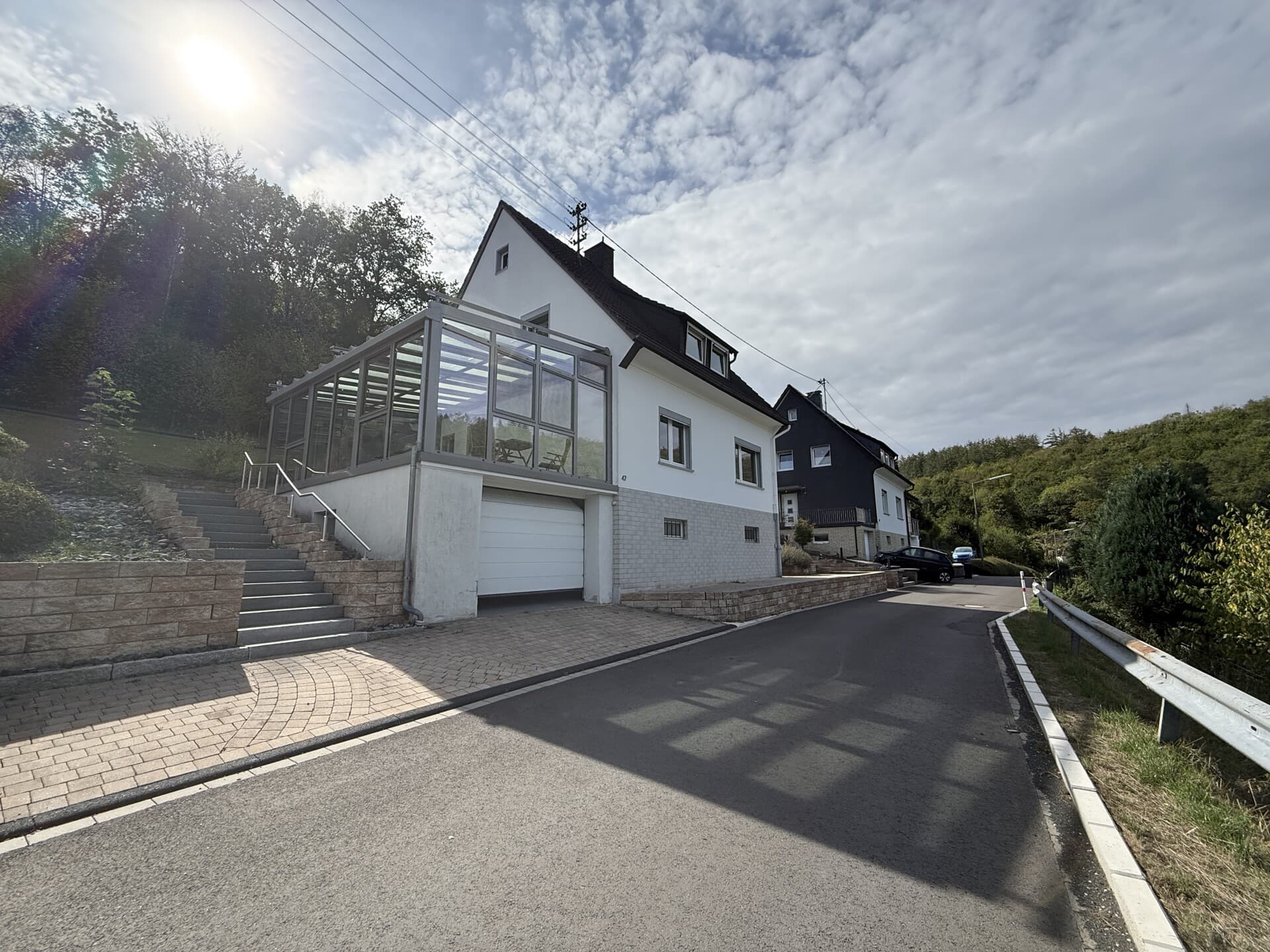 Gepflegtes Einfamilienhaus mit modernem Wintergarten in Siegen / Eisern!