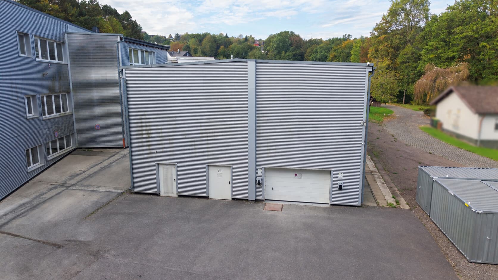 Großzügige Lagerfläche mit 247 m², Garage und Wallbox – sofort verfügbar (gute Anbindung zur B256)!