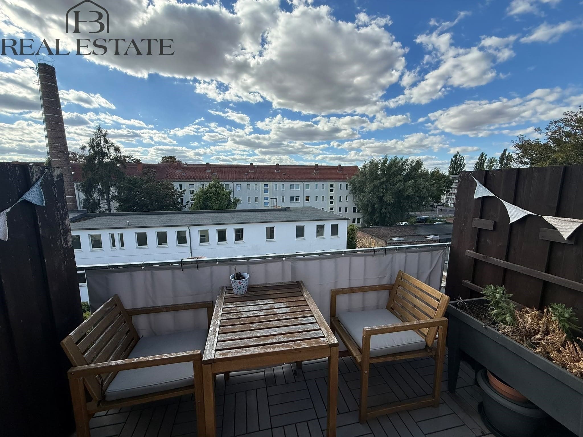 Charmante Dachgeschosswohnung mit Balkon – Wohnen mit Wohlfühlcharakter