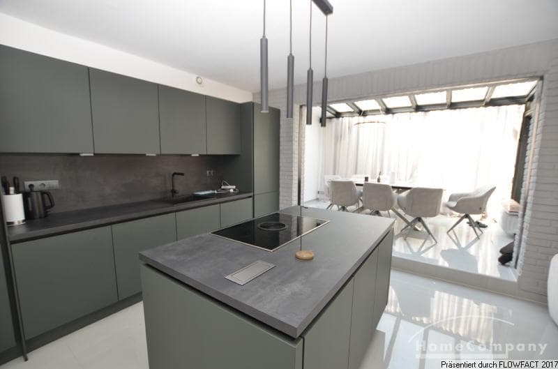 Moderne 4 Zi.-Whg mit großer Dachterrasse Nähe Airport