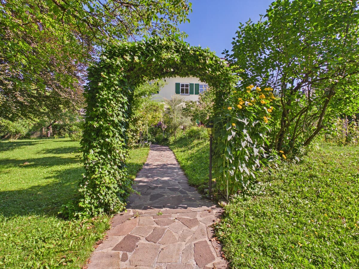 *Ein Landhaus wie aus dem Bilderbuch* - Stil, Natur, Selbstversorgerparadies und Großzügigkeit nahe dem Faaker See