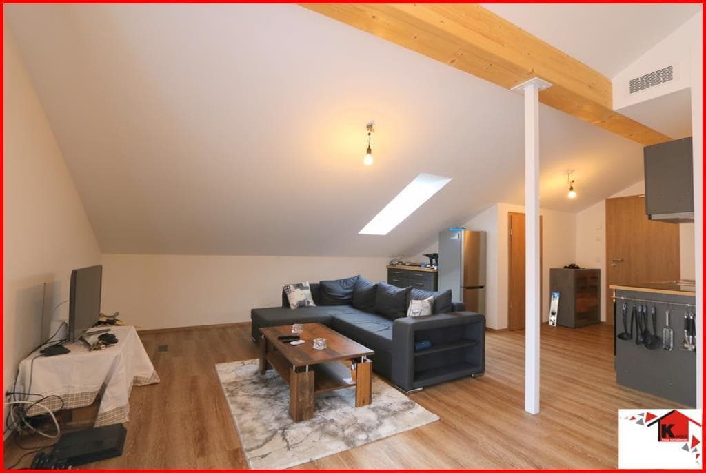 1-Zimmer-Dachgeschoss-Wohnung