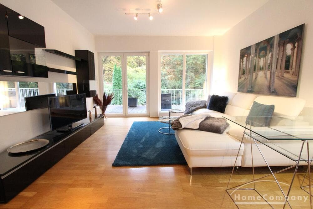 Venusberg nähe UKB direkt am Wald mit riesigem Sonnenbalkon!