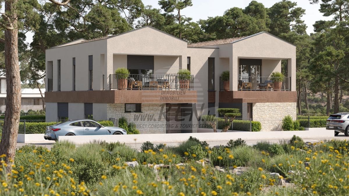 Baugrundstück mit Projekt für zwei Häuser mit Pools