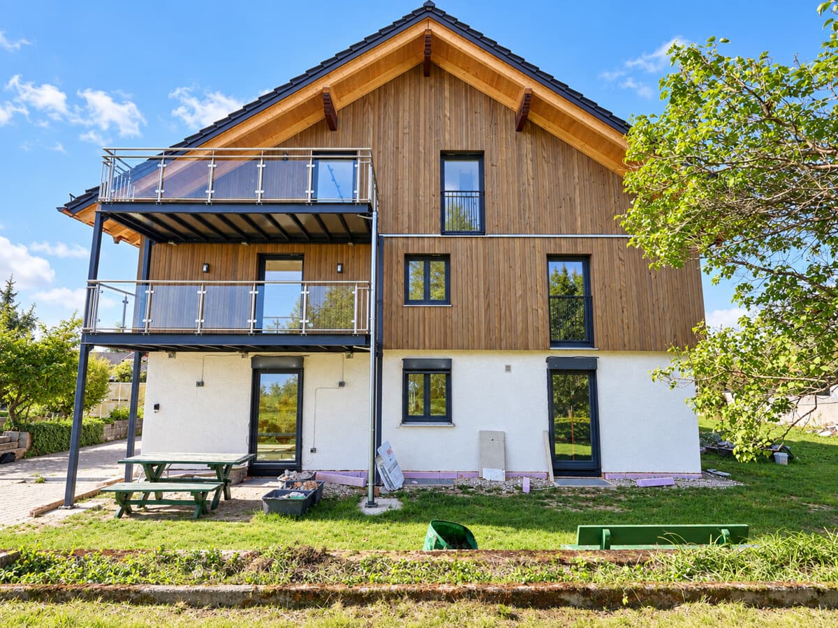 Wohnen im Grünen – frisch sanierte 2-Zimmer-Wohnung in Andechs-Erling