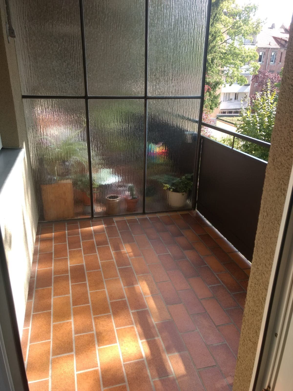 Bestlage - 2 Zi - alles Neu - Balkon - EBK