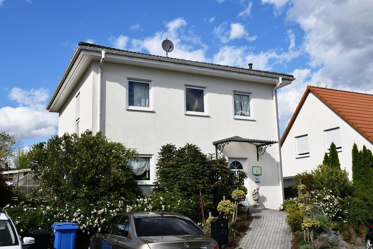 Gepflegtes Einfamilienhaus in herrlicher Feldrandlage von Fränkisch-Crumbach