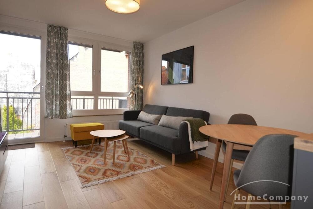 Helle und schöne 2 Zi Wohnung mit Balkon in Prenzlauer Berg