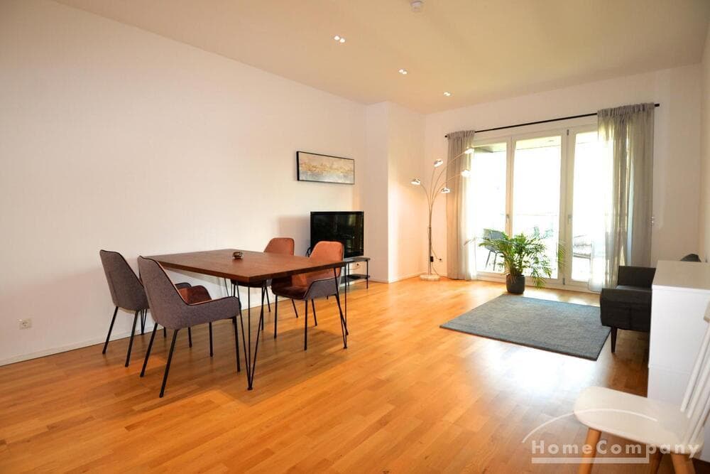 Helle möblierte Neubauwohnung in Wilmersdorf