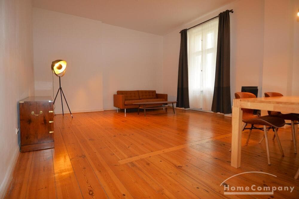 Große 2-Zimmer-Wohnung nähe Olivaer Platz, möbliert