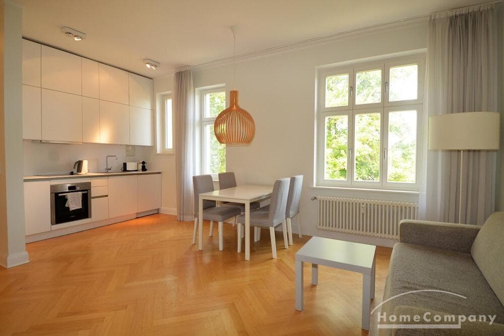 Sehr 2 Zi schöne Wohnung nähe Hauptbahnhof