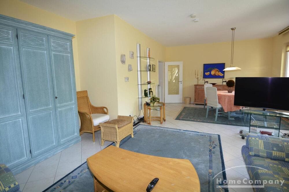Voll möblierte Drei-Zi-Wohnung mit Balkon, Berlin Schöneberg