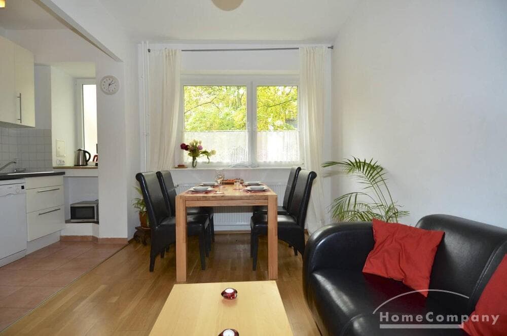 Frisch sanierte moderne Wohnung in Tiergarten