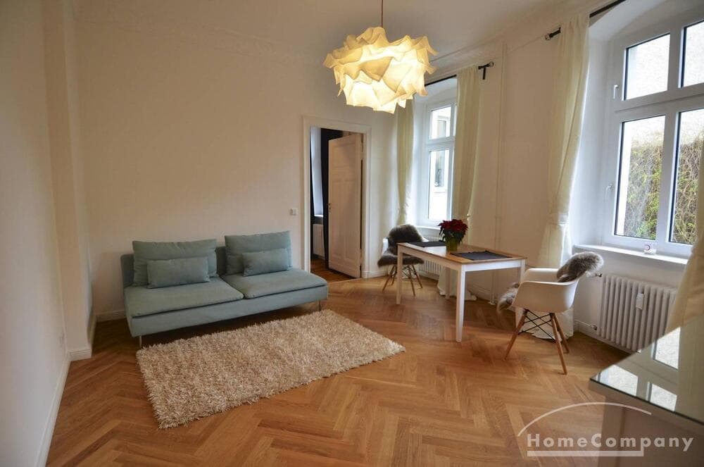 Ruhige 2-Zimmer-Altbauwohnung Nähe Schloss Charlottenburg, möbliert
