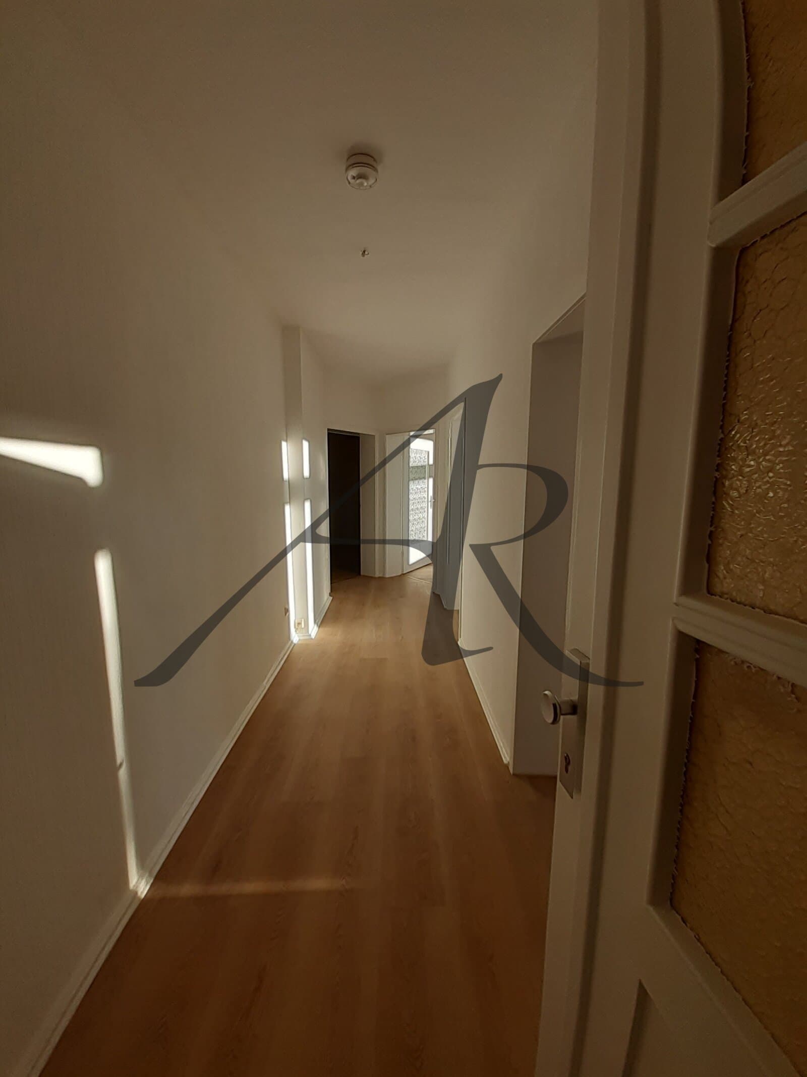 neuwertige 3-Zimmer-Wohnung mit Balkon nahe Pulverturm