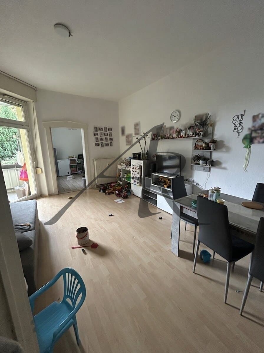 schicke 3-Zimmer Altbauwohnung mit Balkon im Ergeschoss