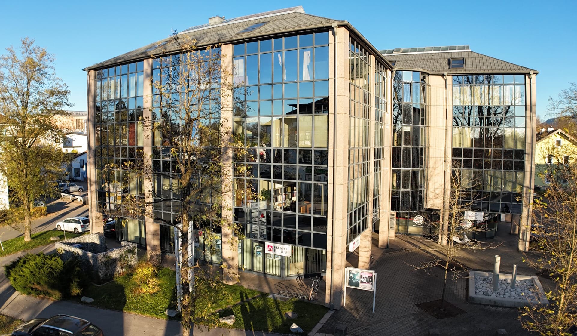 Attraktive Bürofläche im Glaspalast mit 5,8 % Bruttorendite!