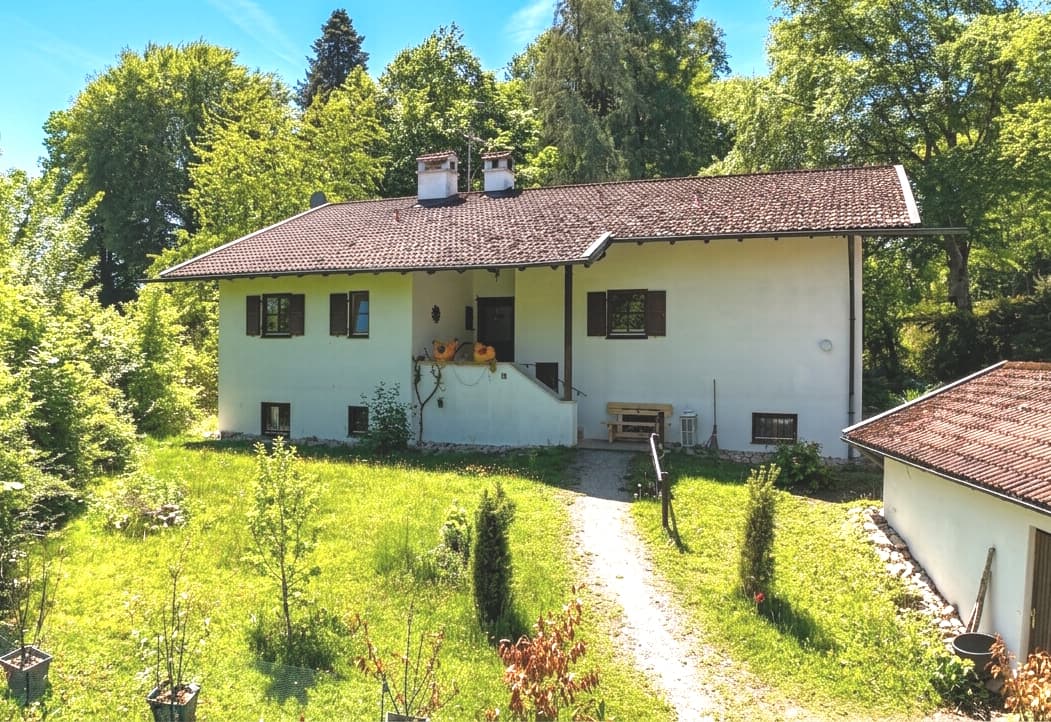Einfamilien-/Zweifamilienhaus auf Parkrandgrundstück in Seeshaupt am Starnberger See