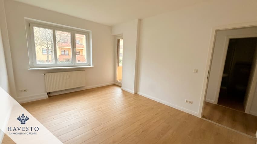 Frisch renovierte 2-Zimmer-Wohnung mit Balkon und Duschbad in grüner Siedlungslage