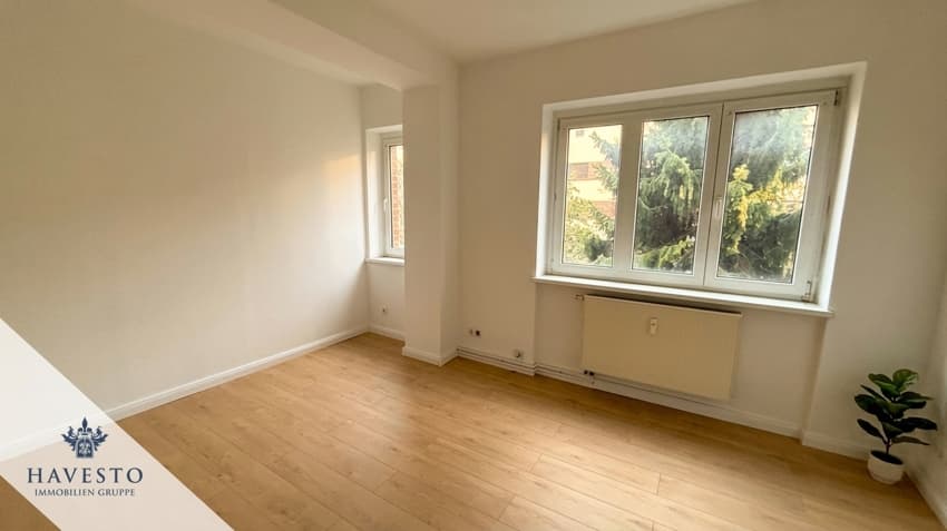 Neues Zuhause mit Wohlfühlfaktor: 2 Zimmer, Eckbadewanne, Grünblick