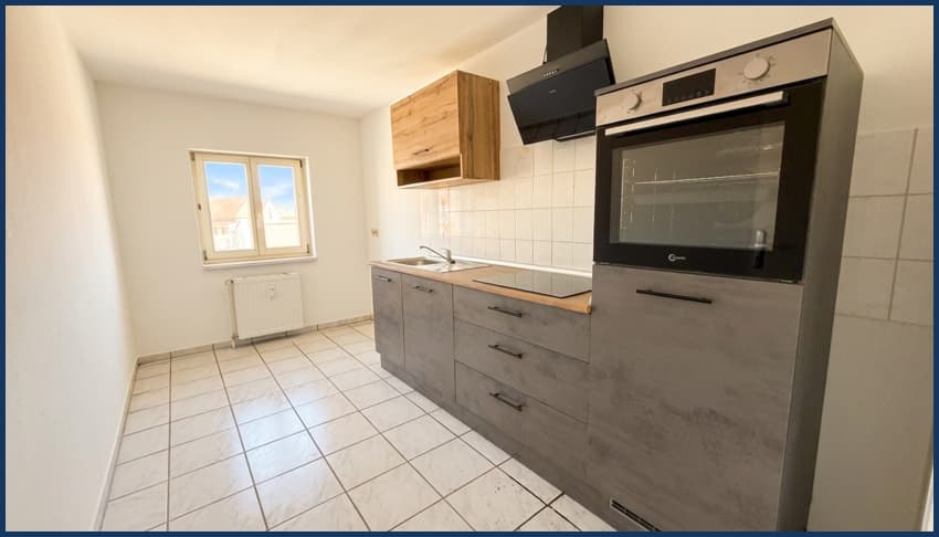 Renovierte 2-Zimmer-Dachgeschosswohnung mit neuer Einbauküche und Modernisierten Badezimmer!