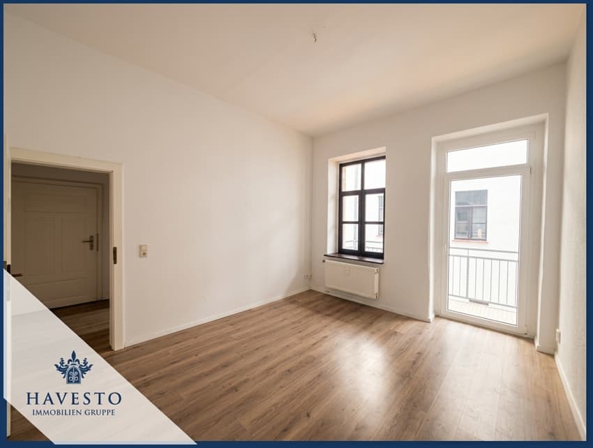 3.000 Euro Umzugsbonus: Renovierte 4 Zimmer Wohnung mit Einbauküche und Balkon, ideal für WGs