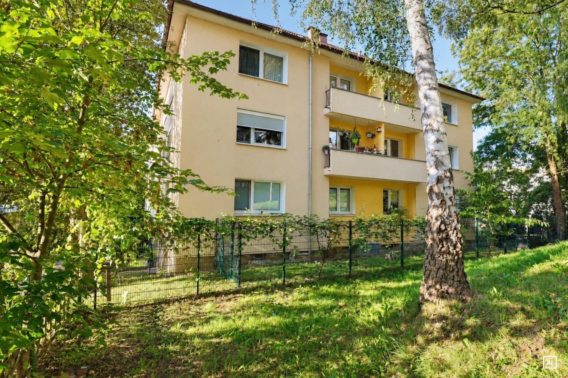 Modernisierte 3-Zimmer-Eigentumswohnung mit Garagenstellplatz in ruhiger, zentraler Lage