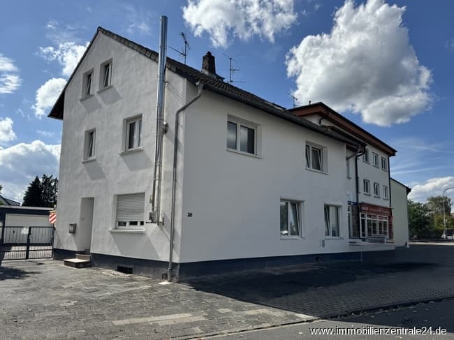 Sehr gepflegtes Zweifamilienhaus im beliebten Rödermark mit zwei separaten Eingängen