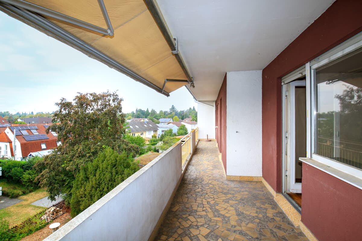 Renovierungsbedürftige 4 ZKB mit Tageslichtbad, Loggia und Garage in guter Lage Speyer